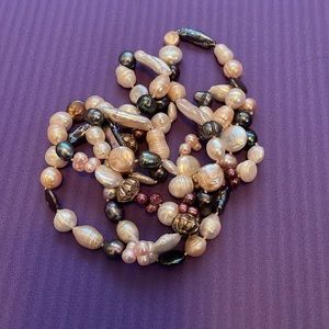 Mixed river petals. Long necklace. Made in Peru